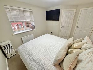 Bedroom- click for photo gallery